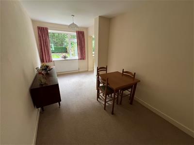 EXTENDED BREAKFAST ROOM